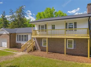 104 Dixon St, Clinton, SC 29325