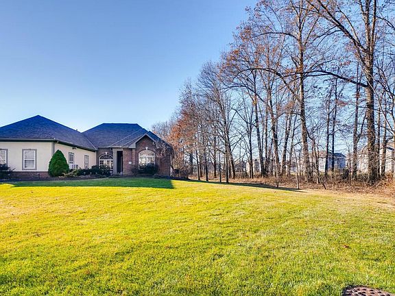 5th image of 2915 Woods Pl