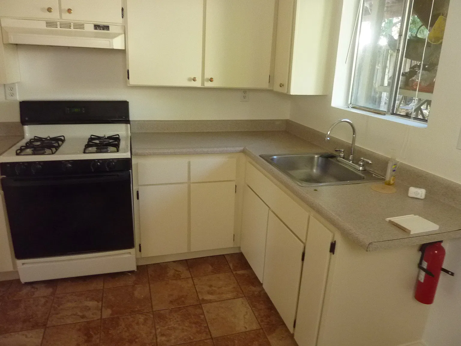 1 bed, 650 sqft, $2,200 — Photo 4