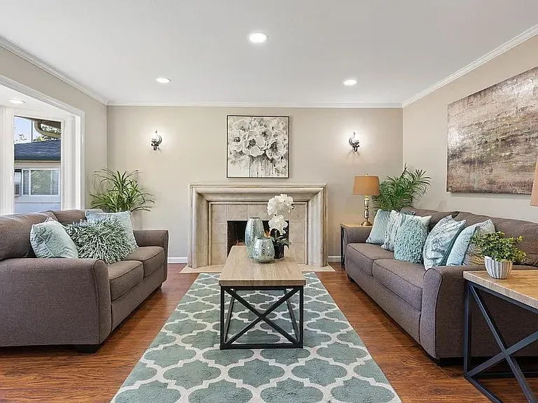 545 Shawnee Ln — Photo 3