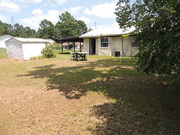 3rd image of 409 E Circle Dr