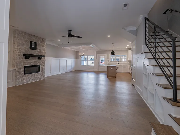 1021 Landon Ct — Photo 4