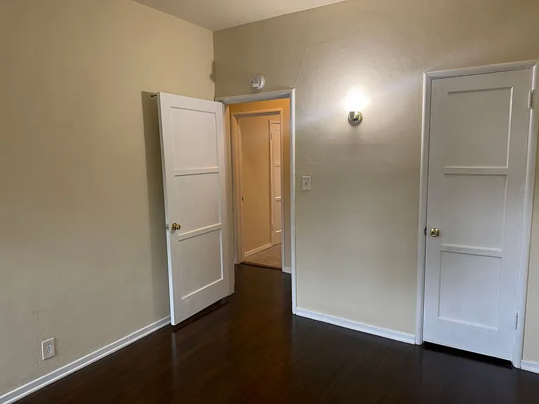 122 S Encinitas Ave #A — Photo 2