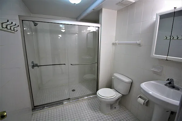 Rented by Brooklyn Real Inc | media 14