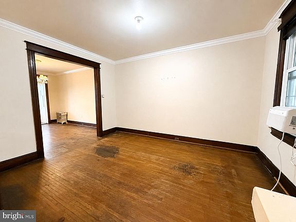 4th image of 4303 3rd St NW