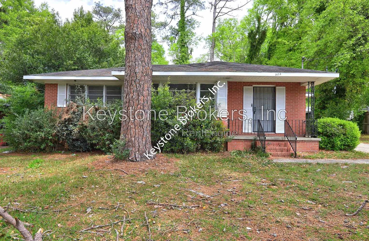 3 bed, 1.0 bath, 965 sqft, $999 — Photo 1
