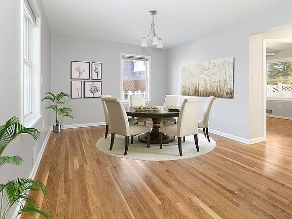 4th image of 411 Broughton Ave