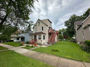 913 S Victory St, Waukegan, IL 60085