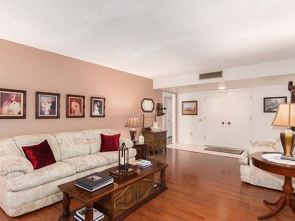 4th image of 16222 N Meadow Park Dr