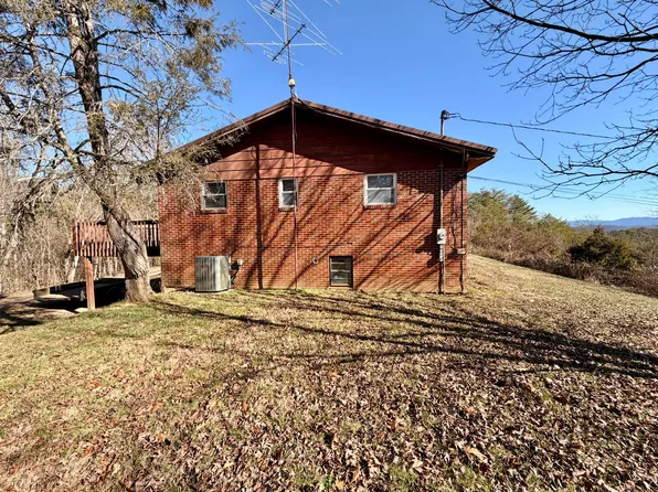 385 Gardenia Rd, Newport, TN 37821