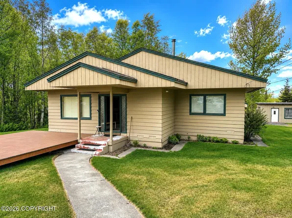 221 Creekside St, Anchorage, AK 99504