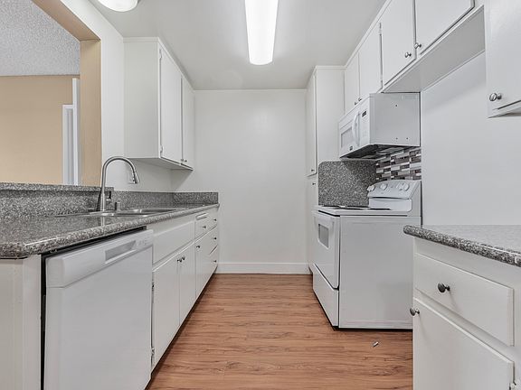 2nd image of 3730 Garnet St #11