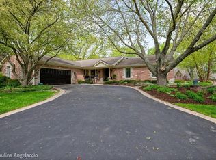 570 Hillside Ct, Barrington, IL 60010