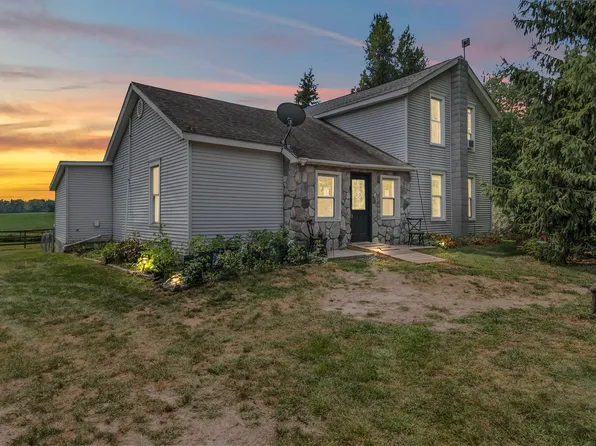 5411 Lilac Rd, Reading, MI 49274