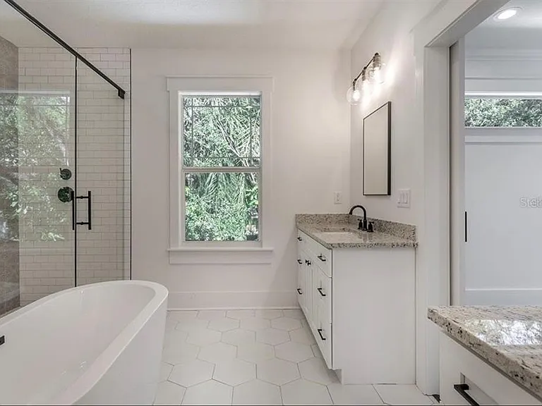 5813 N 18th St — Photo 33
