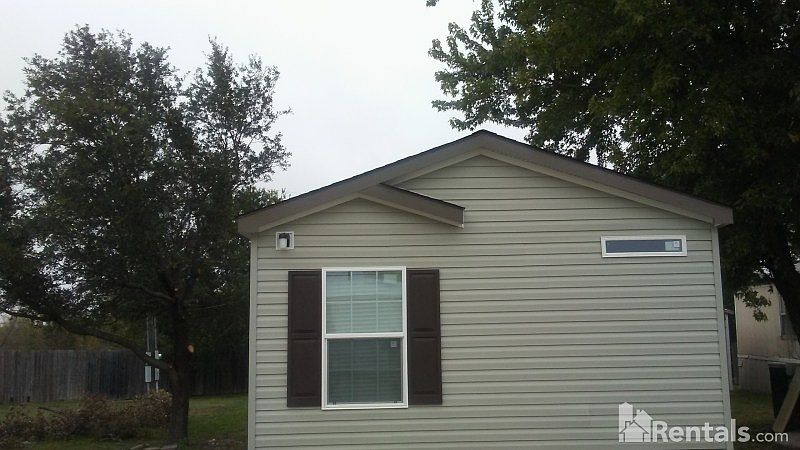 2nd image of 100 S Belt Line Rd Trailer 26