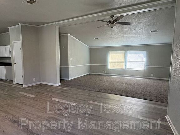 4th image of 404 E Westhill Dr