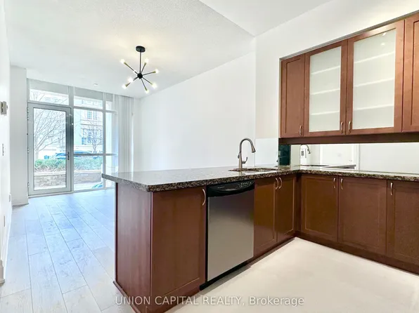 39 Upper Duke Cres #120, Markham, ON L6G 0B8
