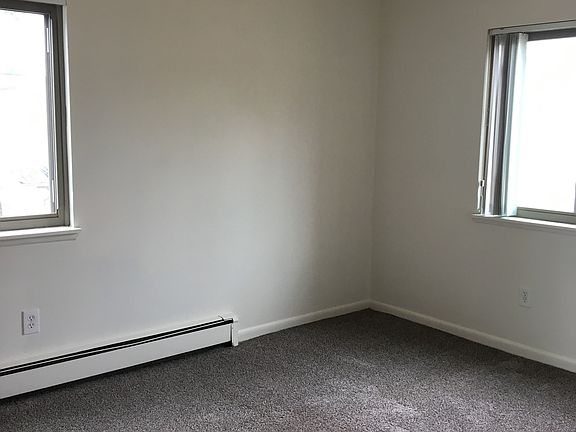 2nd image of 401 E Willard Ave #7