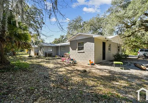 408 Jackson St — Photo 18