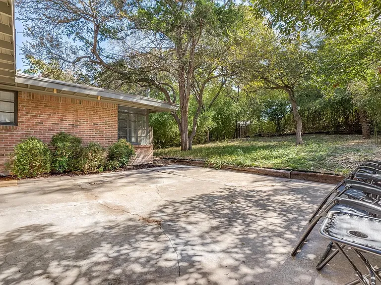 10208 Lake Gardens Dr — Photo 26