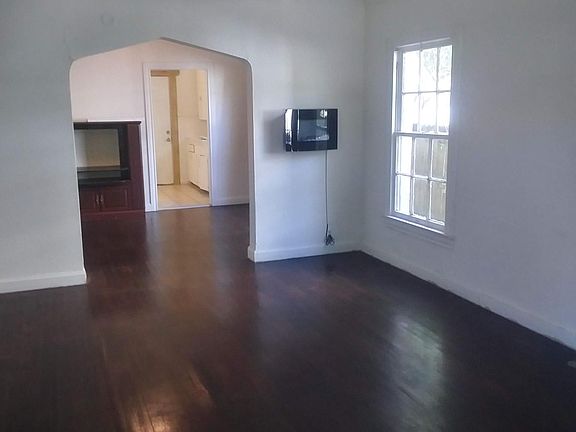 3rd image of 2343 Ashley Ave #2345