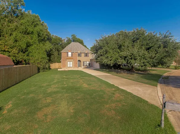 12225 Canterbury Park Dr, Geismar, LA 70734