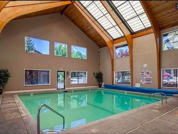 3rd image of 39802 Lakeview Dr