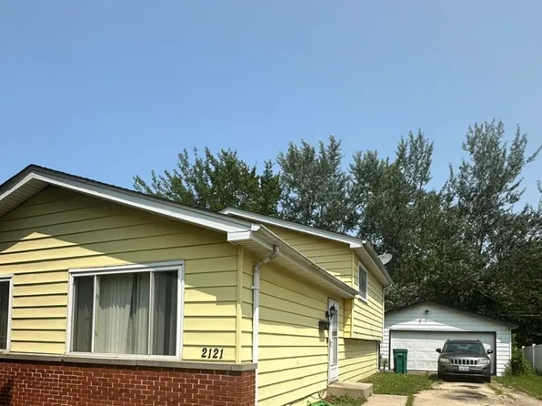 2121 Tamarack Dr, Joliet, IL 60432