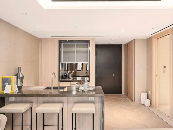 685 5th Avenue image 4 of 18