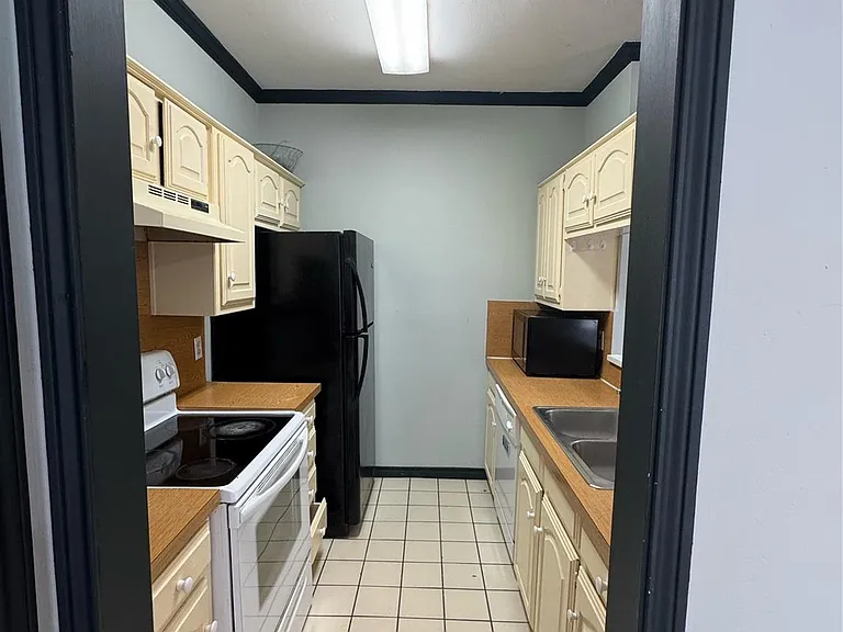 201 E Windsor Dr — Photo 11