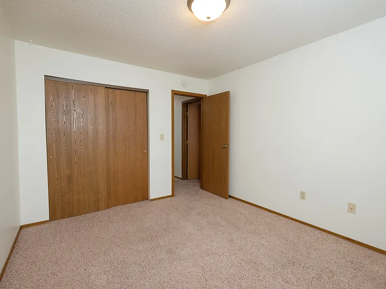 Fargo, ND Cedars 2 Apartments | Bedroom