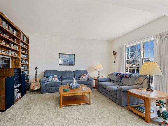 3rd image of 5468 N Menard Ave