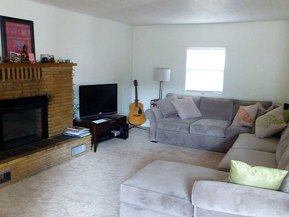 Living Room - Electric Fireplace