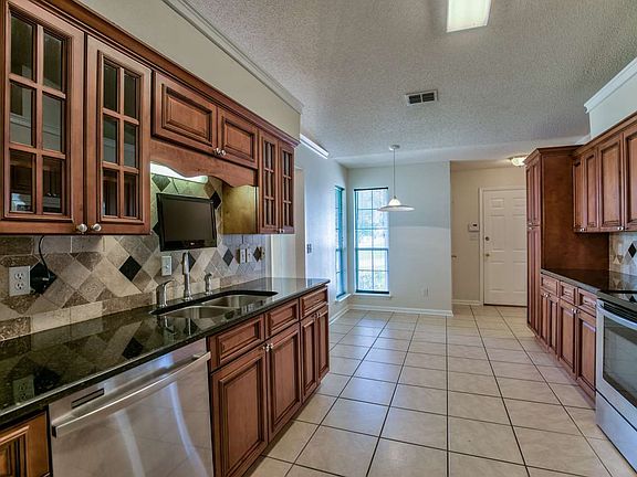 4th image of 8724 Opal Dr