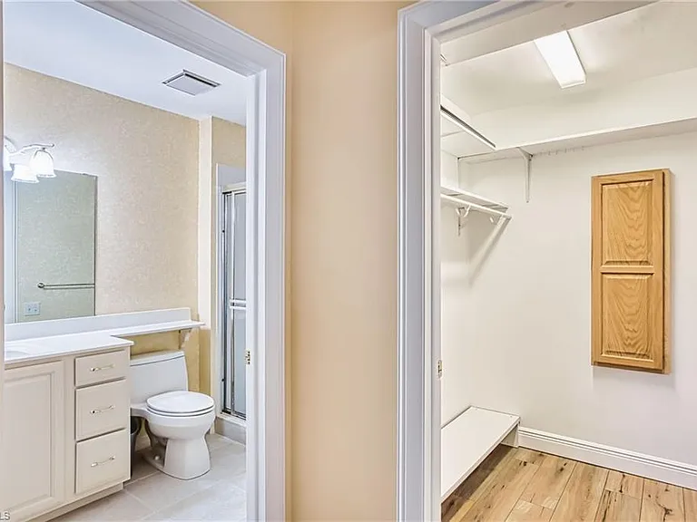 7402 Lake Breeze Dr #306 — Photo 17