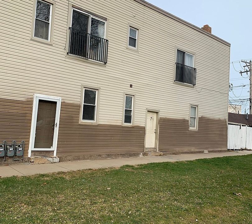 1st image of 10843 S Hoxie Ave