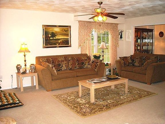 Open Floor Plan great for entertaining