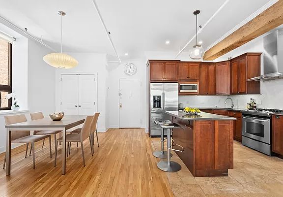 2nd image of 112 W 18th St APT 4C