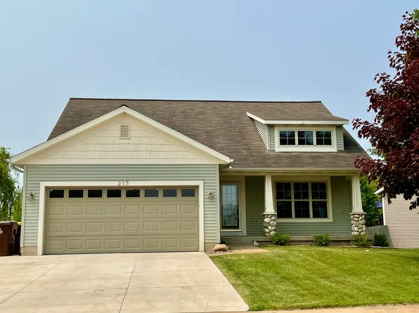 217 Chary Ridge Dr NW, Kent City, MI 49330