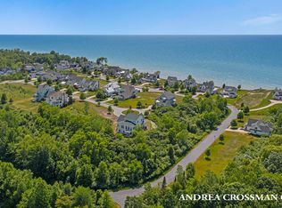 692 Waters Edge Dr UNIT 16, South Haven, MI