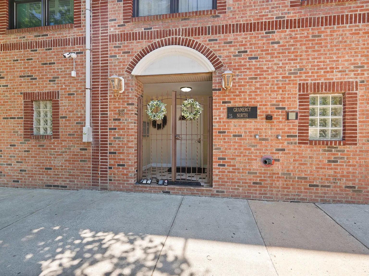 3 bed, 2.0 bath, 1400 sqft, $4,500 — Photo 3
