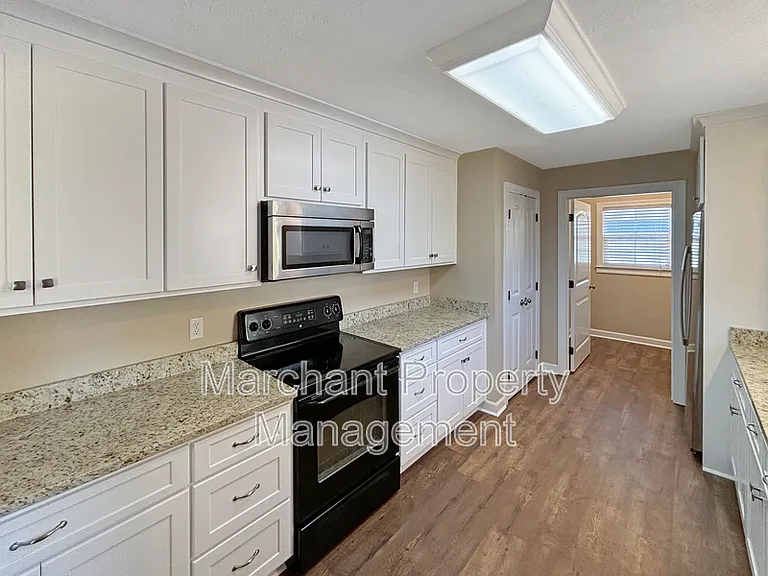 102 Longview Ter — Photo 9