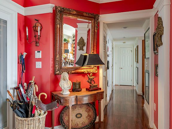 4th image of 500 Crestwood Dr Unit 1208