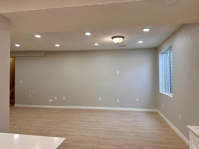 1115 E 400 N — Photo 5