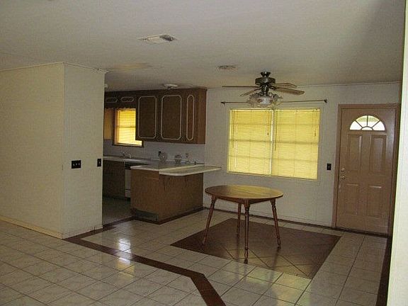4th image of 185 Nye Lee St