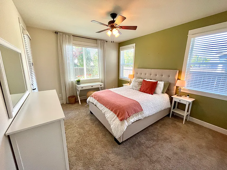 13704 NW 52nd Ave #B — Photo 13
