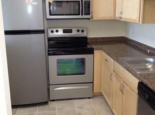 27 Briarwood Ln APT 2, Marlborough, MA 01752