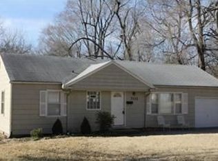 7132 Dearborn St, Overland Park, KS 66204