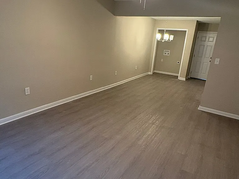 108 Ellis Dr #3 — Photo 2